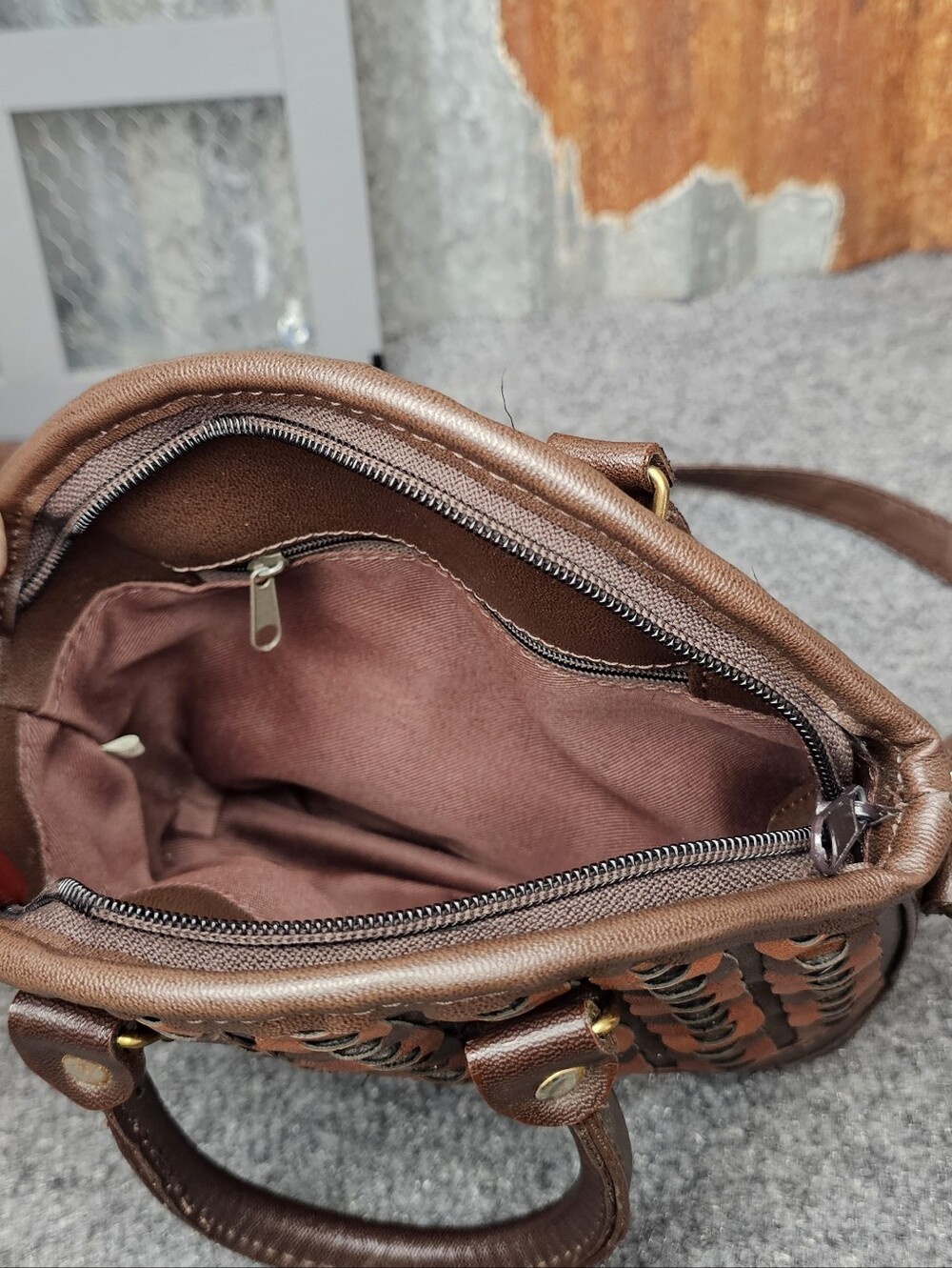 Vintage-Vibe| Woven Faux Leather|Dome Bag| Multi Brown Two-Way Convertible Purse - Picture 4 of 8